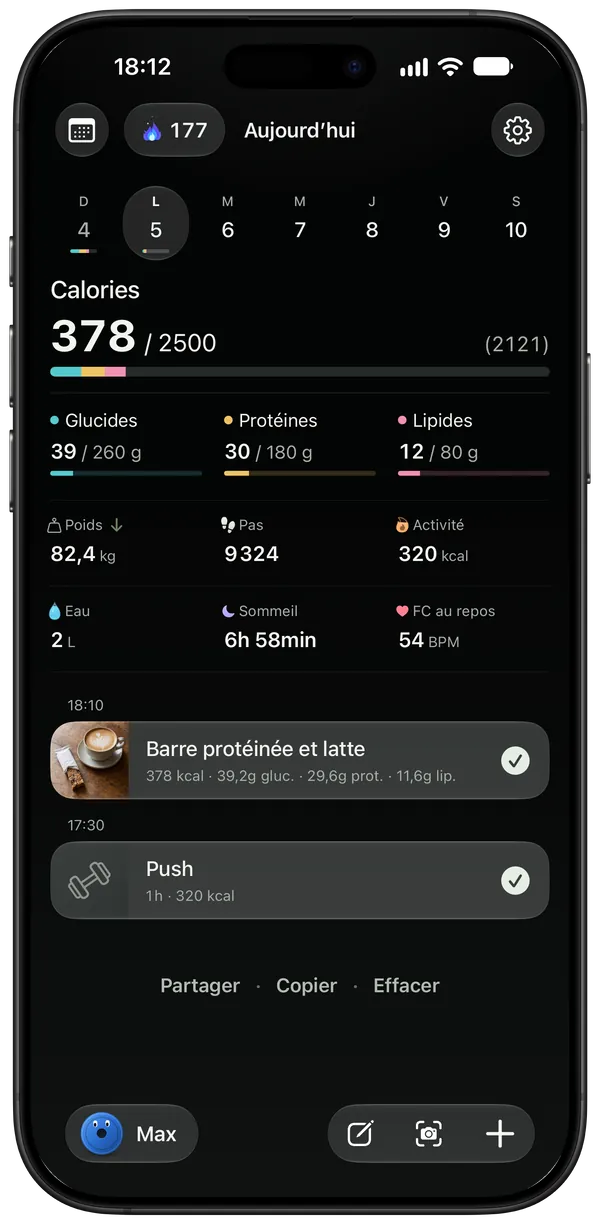 Une barre protéinée, un latte et une séance push notés en une phrase